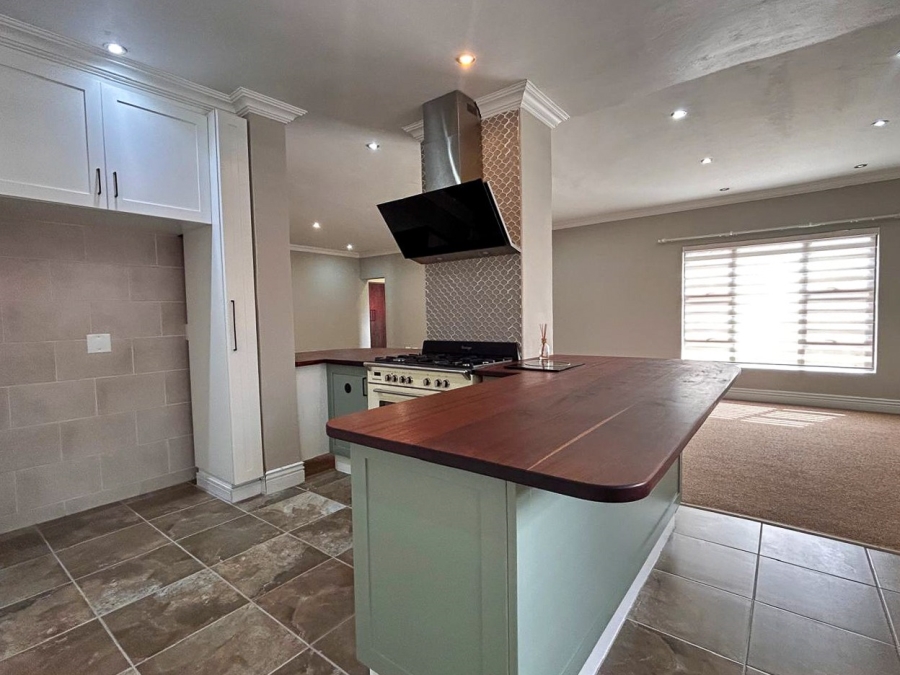 4 Bedroom Property for Sale in Grimbeeck Park North West